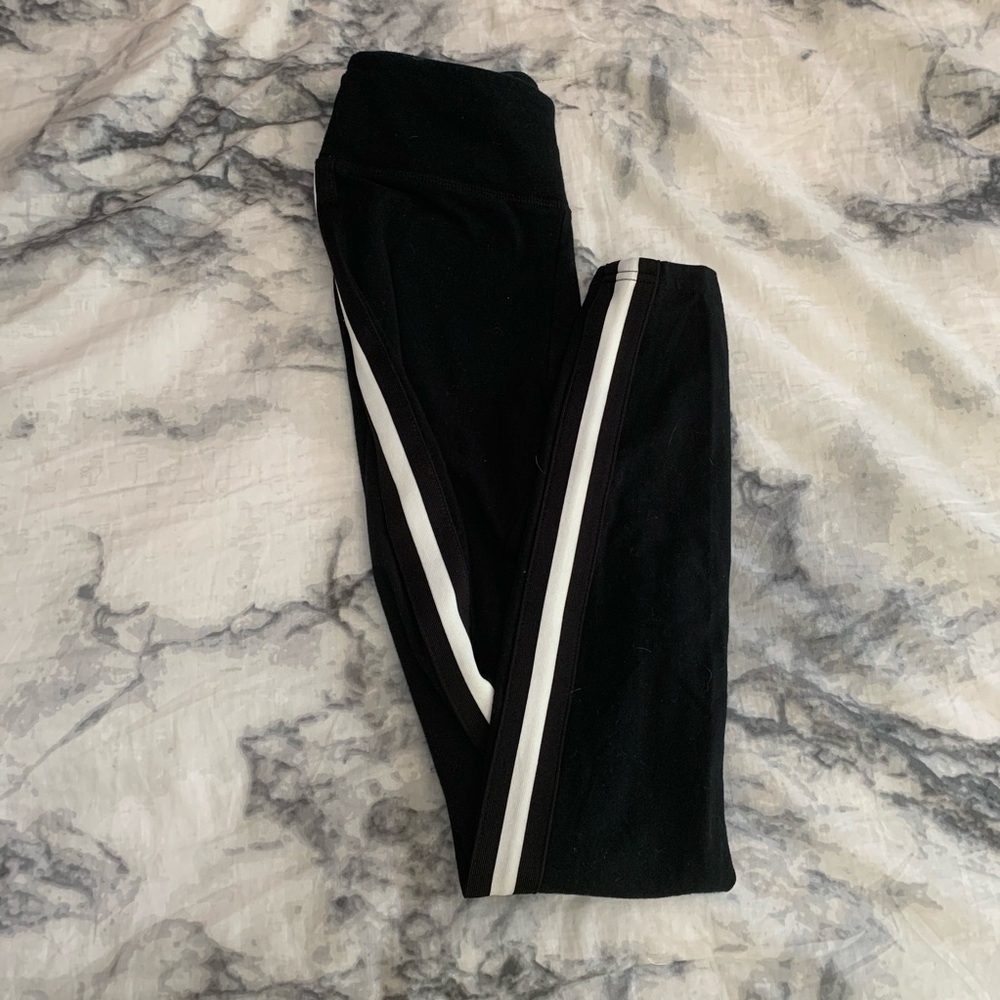 black leggings w/ white stripe
